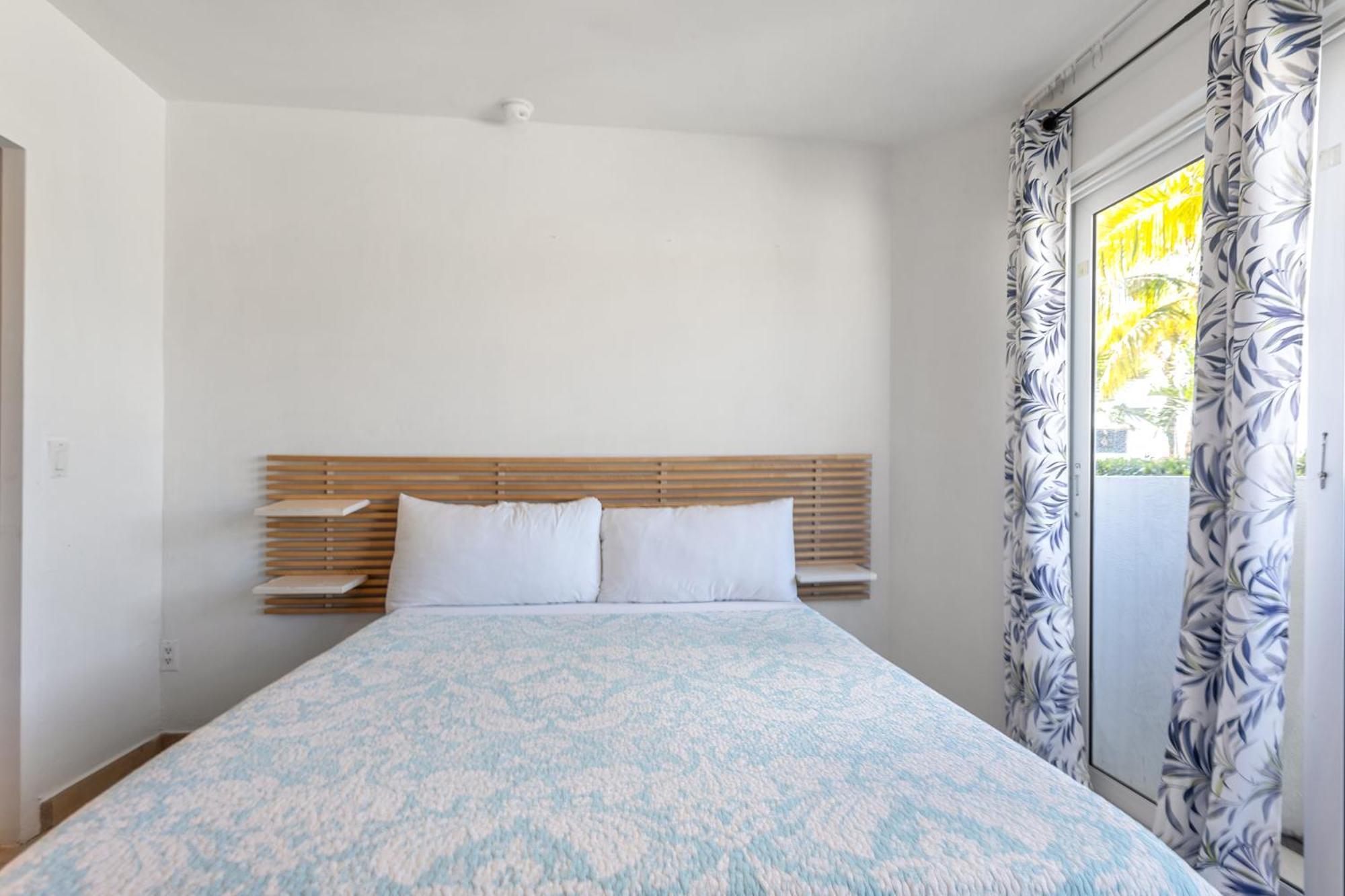 Maho Beach House - Petite Studio - Beach Access Exterior photo